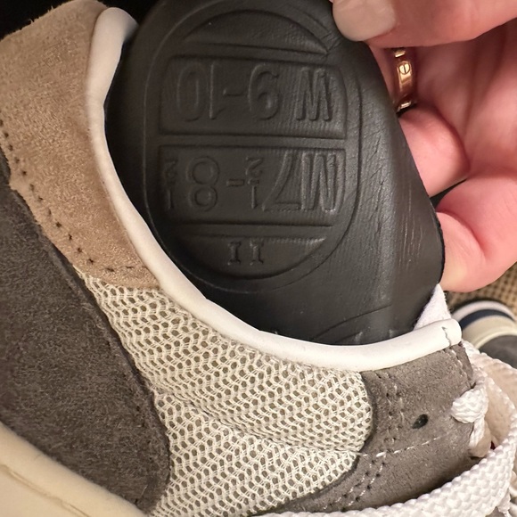 New Balance Sneakers - Picture 4 of 4